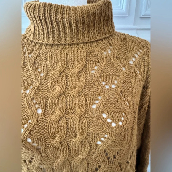 Saks Fifth Avenue Women's Lambs Wool Angora Blend Vintage Cable Knit Sweater Med - Picture 13 of 13